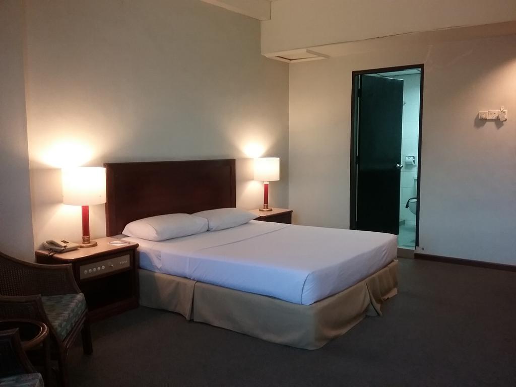 Timotel Mersing Buitenkant foto